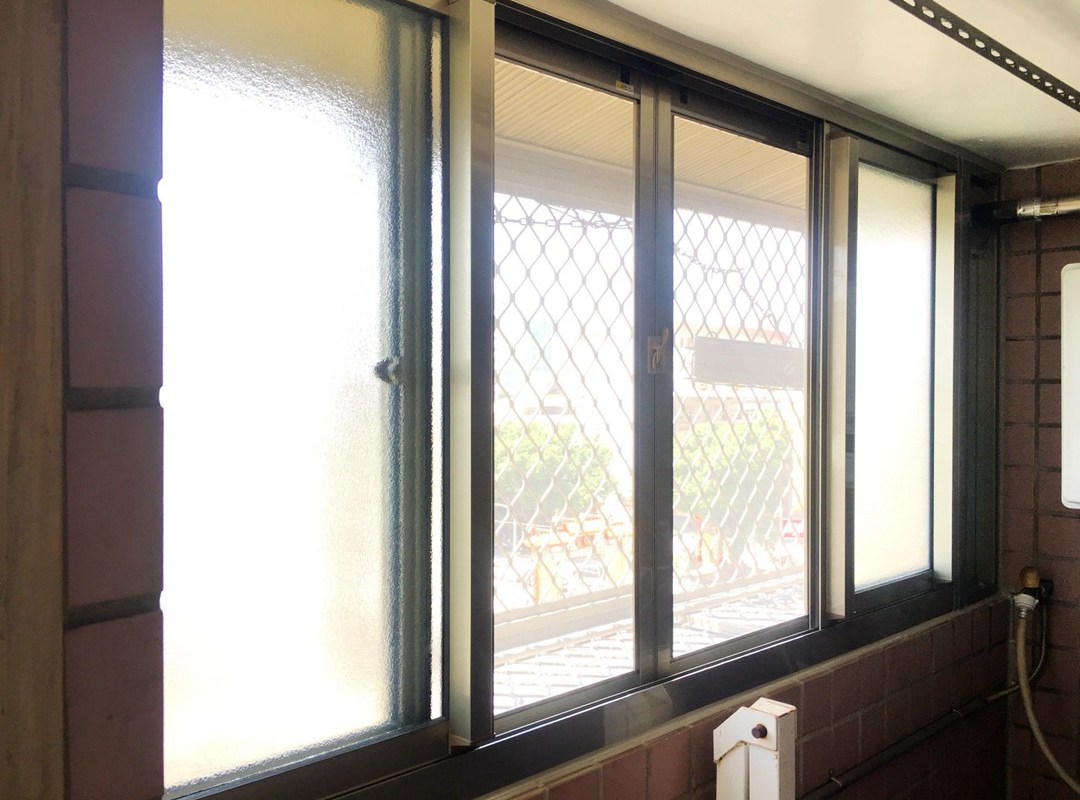 台中推薦鋁門窗進成鋁門窗，陽台氣密窗